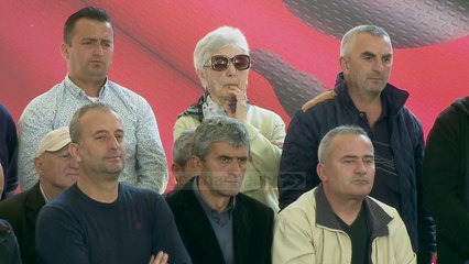 Zgjedhjet “bllokohen” me protestë - Top Channel Albania - News - Lajme