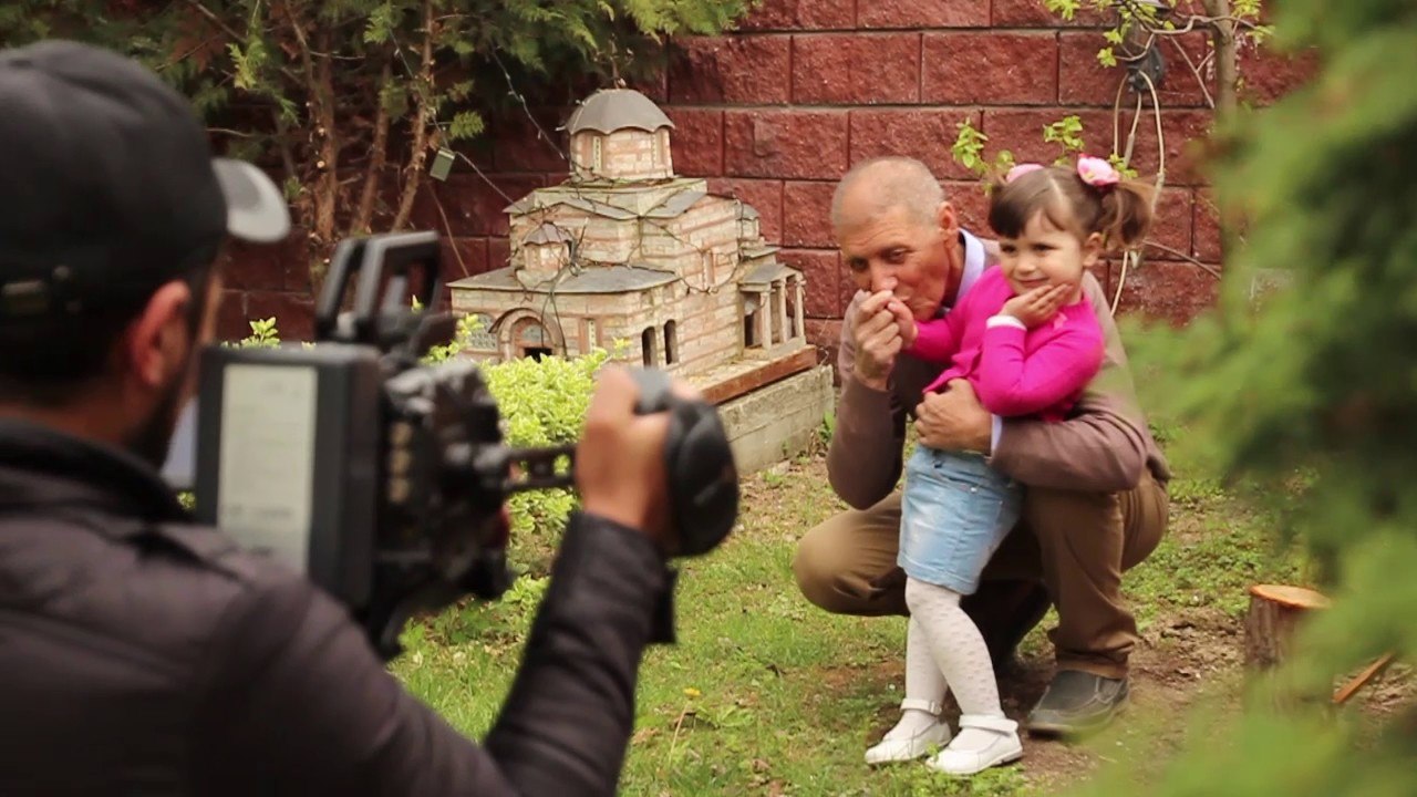 ESTRADA PLUS HD 11 04 2017  Marjan Kocev snimi video zapis za pesnata ILINO CEDO ILINO