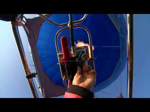 Нов Гинисов рекорд, 85 воздушни балони пристигнаа од Англија во Франција