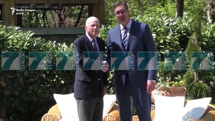 Download Video: JOHN MCCAIN NE KOSOVE, I SHQETESUAR PER RRITJEN E NDIKIMIT TE RUSISE - News, Lajme - Kanali 8