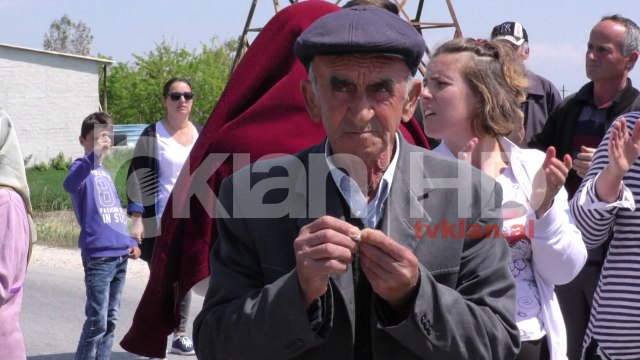 Banorët e Verrisë bllokojnë rrugën Lushnje-Fier