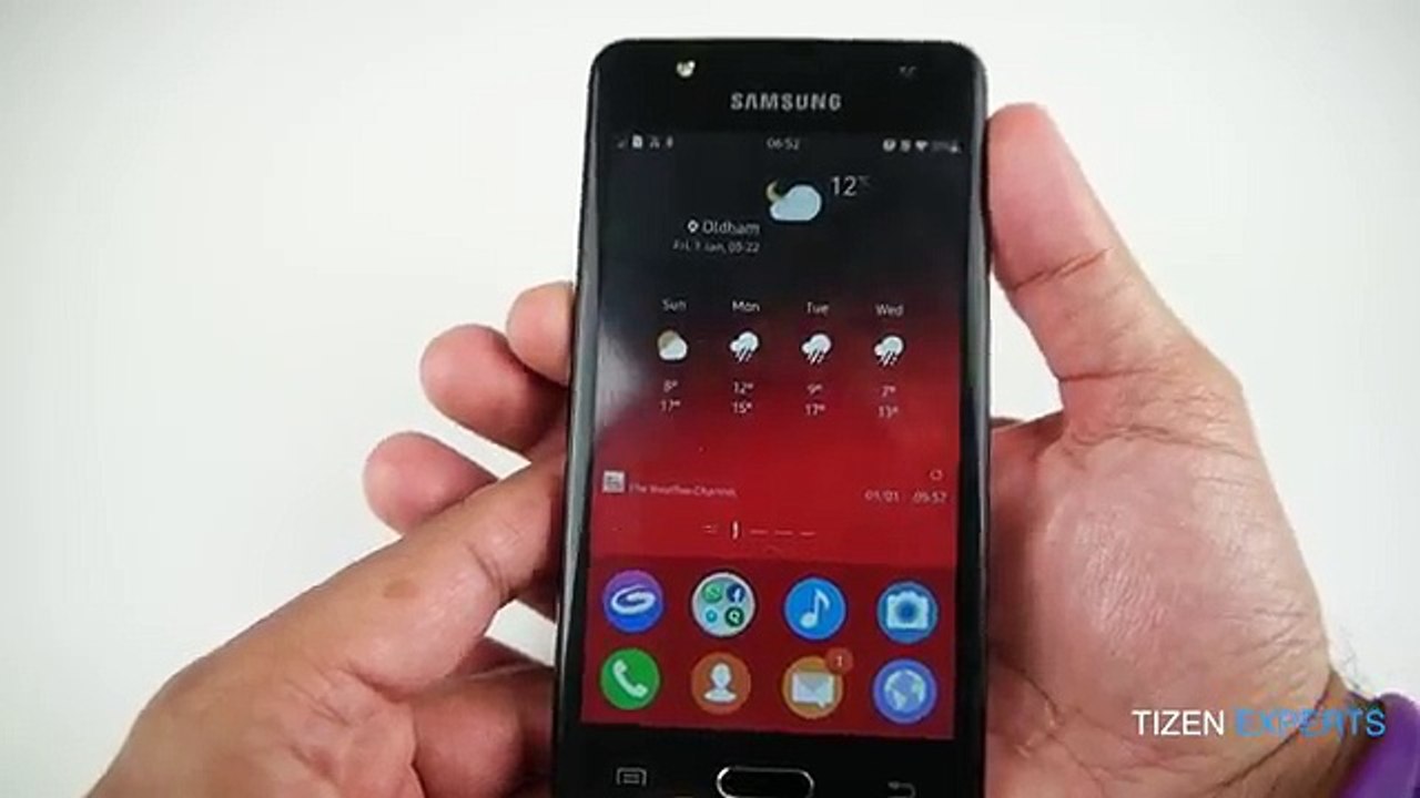 Samsung Electronic's chip revenue is expected to beat Intel Corp's revenue for the first time