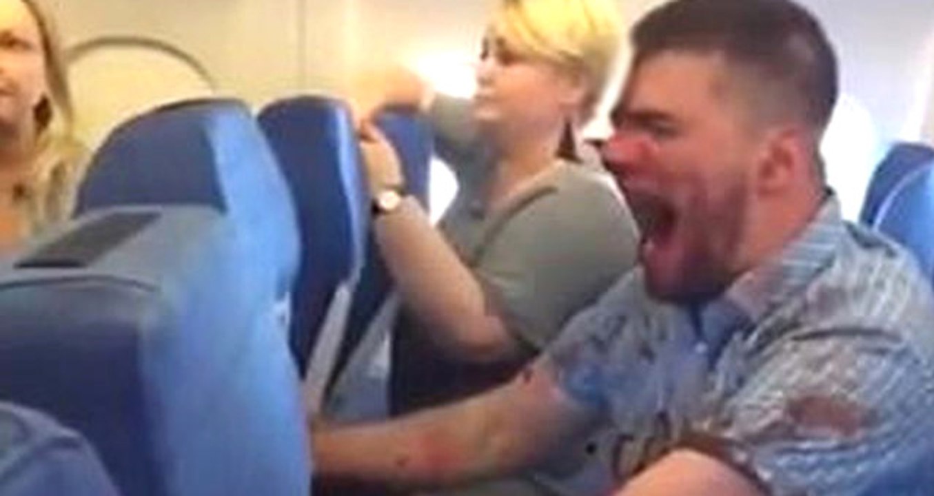 Moskova-Antalya Uçağında Olay: Sarhoş Yolcu Kanlar İçinde Kaldı