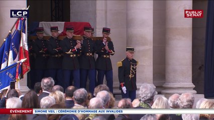 L'arrivée du cercueil de Simone Veil aux Invalides
