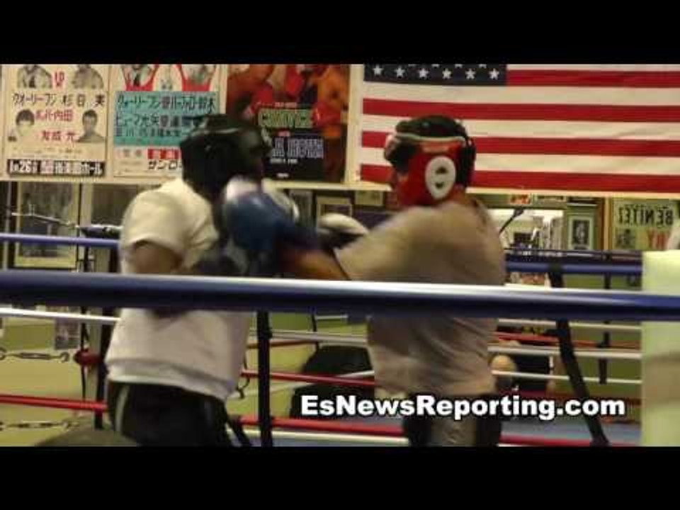 UFC Fighter Alan Jouban (Red) Sparring A Pro Boxer (Black) Who Won Sparring? esnews boxing