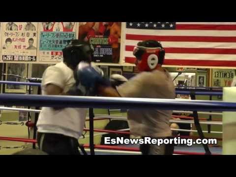 UFC Fighter Alan Jouban (Red) Sparring A Pro Boxer (Black) Who Won Sparring? esnews boxing