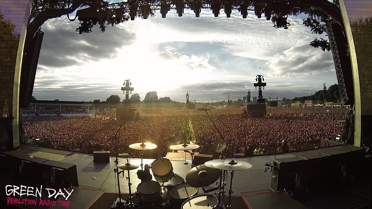 65 000 personnes chantent "Bohemian Rhapsody"