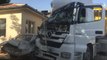 Karaman'da Feci Kaza...hafriyat Kamyonu, İki Otomobile Çarptıktan Sonra Evin Odasını Yıktı