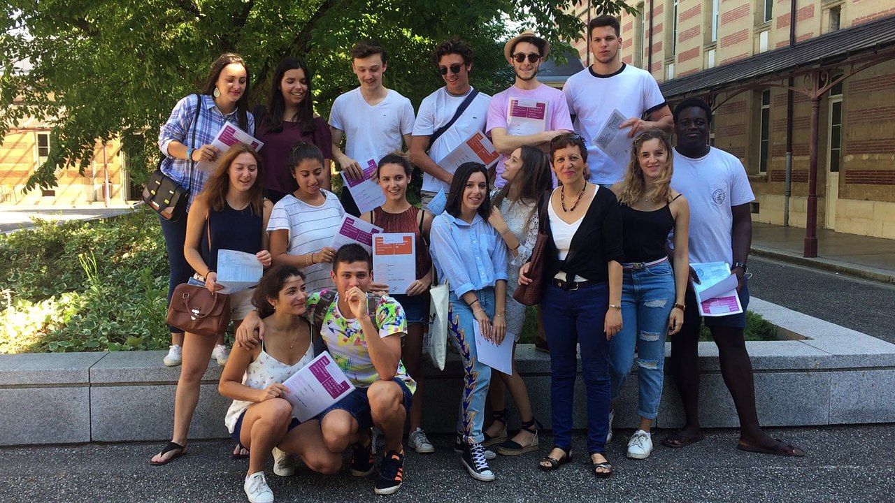 Agen : réactions aux résultats du bac, lycée Palissy (6)