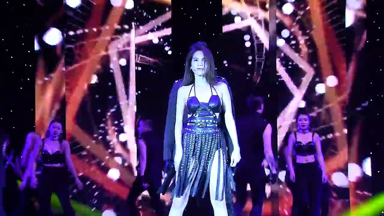 Ngọc Trinh hát, nhảy bốc lửa cùng Lou Hoàng và Minh Trung - Đêm Hội Chân Dài 10