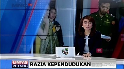 Razia Kependudukan, Warga yang Turun dari Bus Diperiksa Petugas