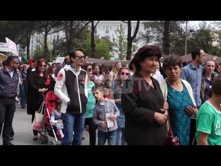 Report TV - ‘Ringjallja e Krishtit’, besimtarët e krishterë kremtojnë Pashkët