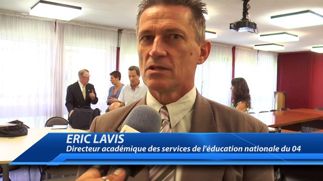 Alpes de Haute-Provence : l'académie signe une convention pour l'accès au livres audios pour les élèves porteurs de troubles dys