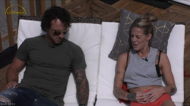 Billy wil dat ze gaan kijken naar een andere verdeling van de financiën