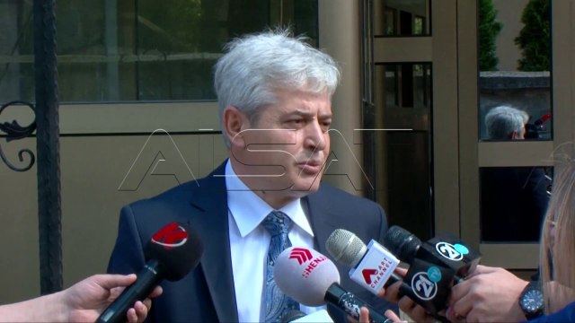 Kriza politike, Karl Bildt takon krerët e partive politike