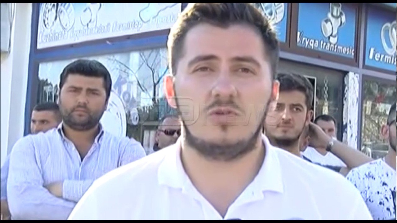 Ora News – Të rinjtë e FRPD presin Ramën me protesta në Shkodër