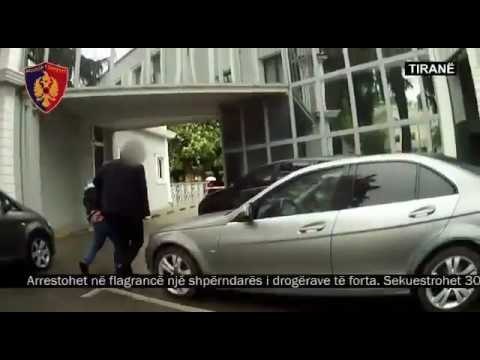 Ora News - Në ‘Volkswagen’ iu gjetën 308 gramë kokainë, arrestohet 34 vjeçari