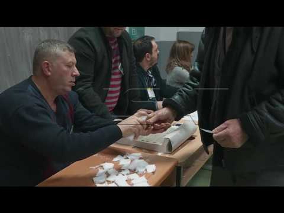 Локална власт, Уставен ќе решава за можно продо...