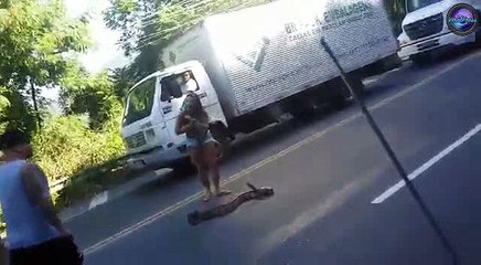 Brazilian Woman Picks Up SNAKE From The Road