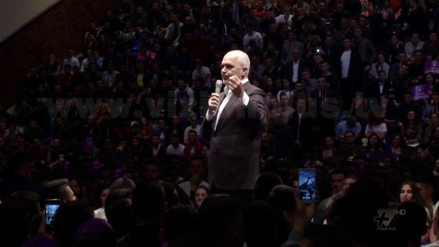 Rama takim me votuesit e rinj në Durrës. Ironizon opozitën - News, Lajme - Vizion Plus