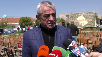 Télécharger la video: GRAMOZ RUÇI NE FIER, “PRESIDENTI DO ZGJIDHET BRENDA AFATIT KUSHTETUES, PROPOZIMI I OPOZITES ABSURD,”