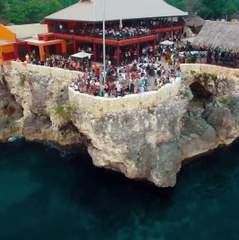Se fores a Jamaica dá um "saltinho" ao Ricks Cafe Cliff