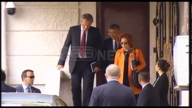 Ora News - Kryesia e Kuvendit - Ngërçi politik, ambasadorët Lu e Vlahutin 50 minuta në zyrën e Metës