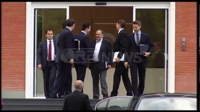 Ora News – Kriza politike, eurodeputetët takim 80 minuta me Bashën