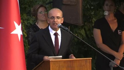 Ingiltere Kraliçesi'nin Doğum Günü Kutlandı (2)