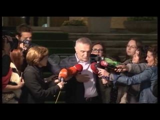 Ora News - Dështojnë negociatat: U propozua largimi i disa Ministrave, shtyrja e zgjedhjeve