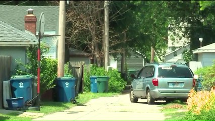 Descargar video: Indiana Teen in Critical Condition After Bullet Fired From Gun Falls on His Head