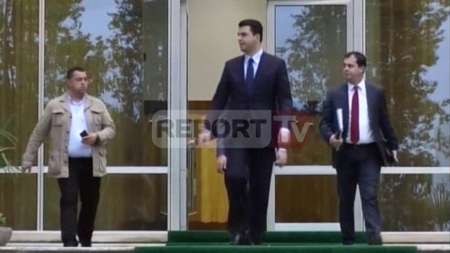 Report TV - Kushti i ri i Bashës që hodhi në erë negociatat, frika nga Vetingu