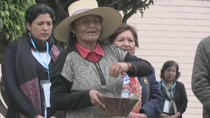 Campesinos y agricultores peruanos exigen su derecho al agua en Lima