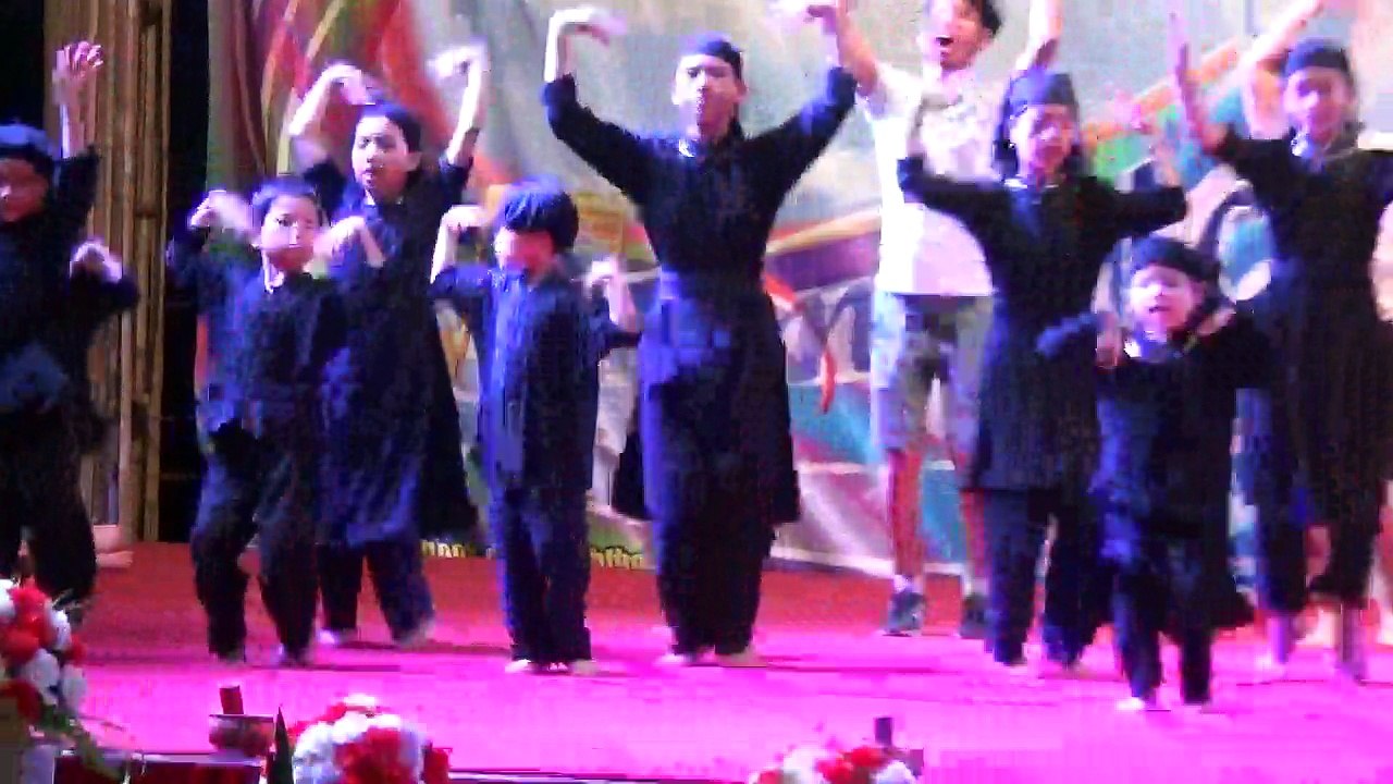 Dancing "What makes you beautiful" by lovely Vietnamese kids and children