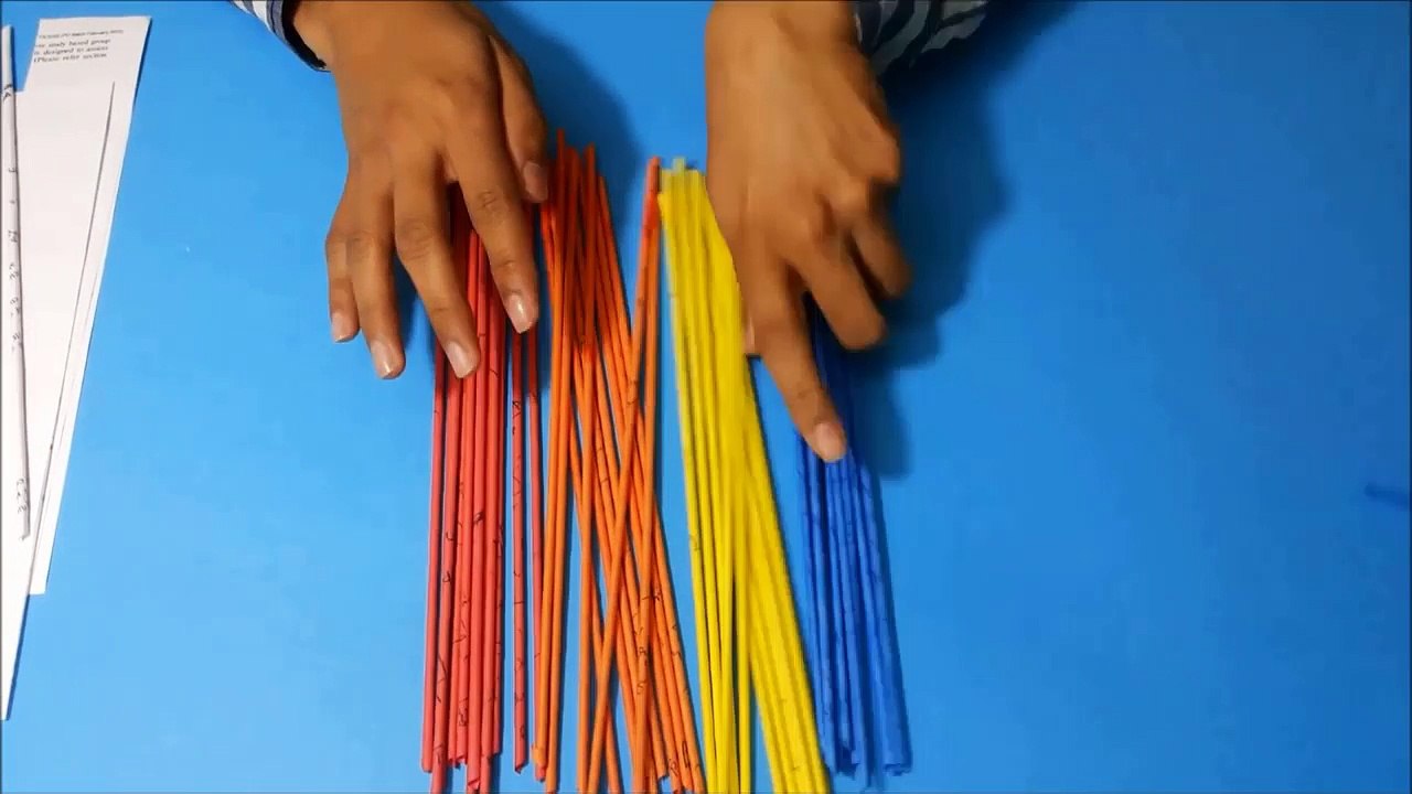 فكرة رائعة لعمل مزهرية أو حاملة أقلام بالورق