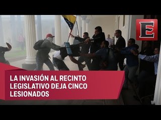 Multitud irrumpe violentamente en la sede del Parlamento venezolano