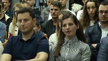 Vasili dhe Xhixho, me të rinjtë profesionistë në Fier - Top Channel Albania - News - Lajme