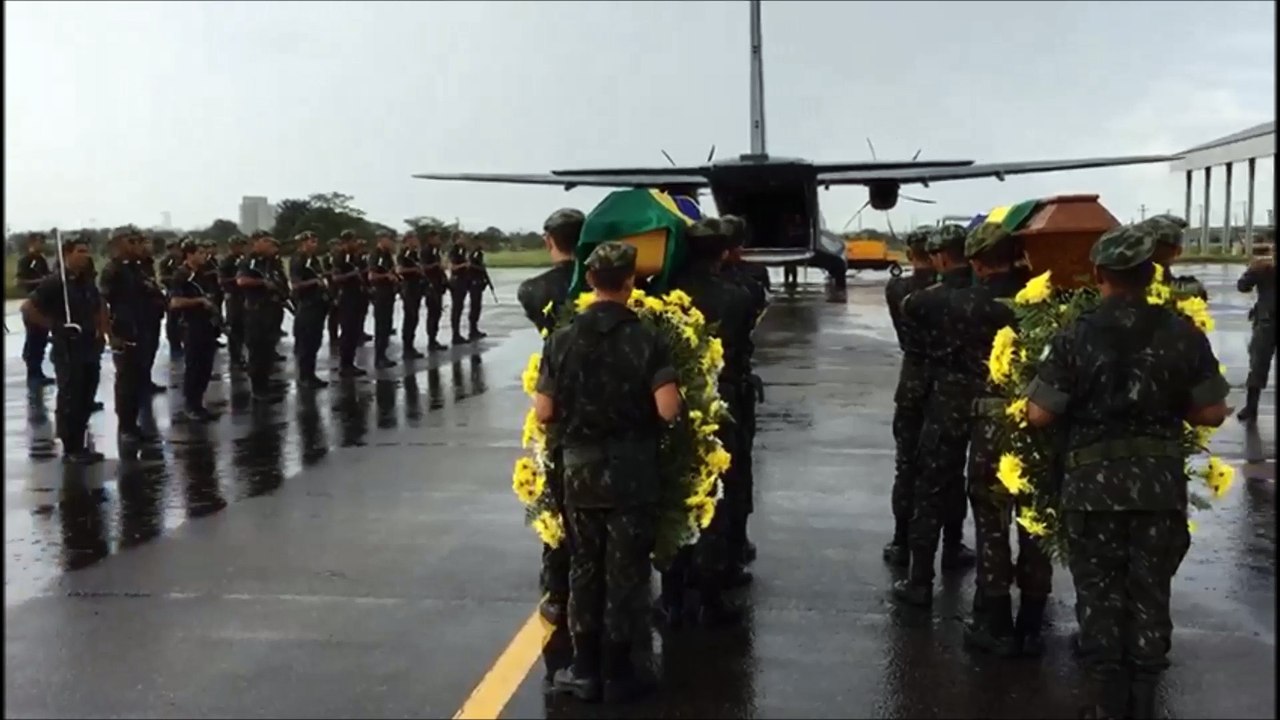Corpo do biólogo Olavo Perim Galvão sai de Boa Vista, em Roraima