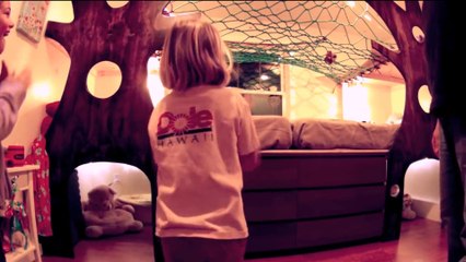 أب يفاجئ أولاده بتغيير ديكور غرفتهم ..شيء مدهش