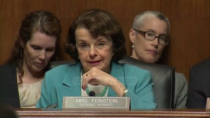 Hetimi mbi Clinton, drejtori i FBI mbron vendimin- Top Channel Albania - News - Lajme