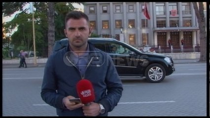 Ora News – Negociatat, Rama dhe Basha mbërrijnë në Presidencë