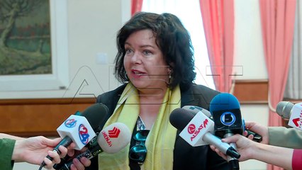 Пирс: Сите мораат да ги почитуваат демократските процеси