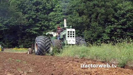 Download Video: Oliver 1950 plowing