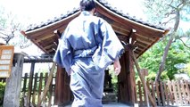 How to Pray Properly at Japanese Shrines!   in 60 seconds.