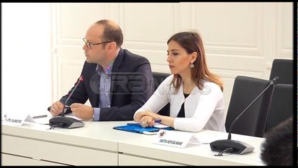 Ora News - Zgjedhjet e 18 qershorit - Fleta e votimit: FRD e para e mbyll Partia Socialiste