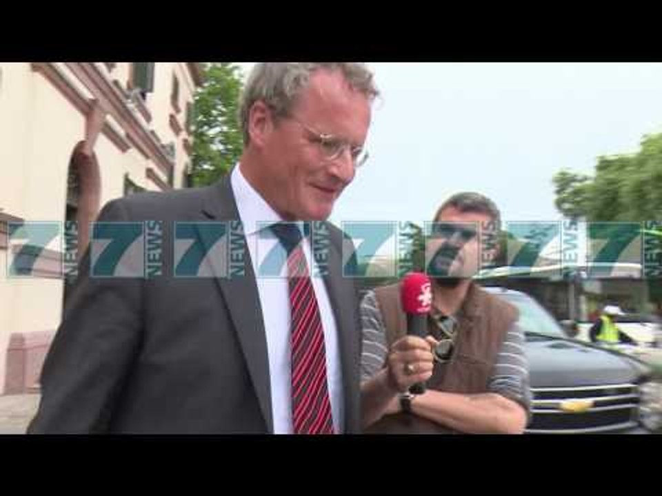 TROJKA TAKON FATMIR XHAFAJN PER PROTESTEN E OPOZITES - News, Lajme - Kanali 12