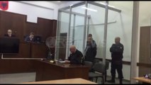 Ora News - Mbetet në burg mësuesi i arrestuar se ngacmoi seksualisht nxënësen