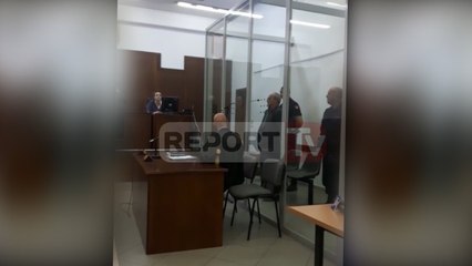 Report TV - Mësuesi i matematikës del në gjyq: S'e kam ngacmuar nxënësen