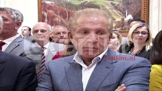 Nishani takon krerët e partive politike në Kosovë