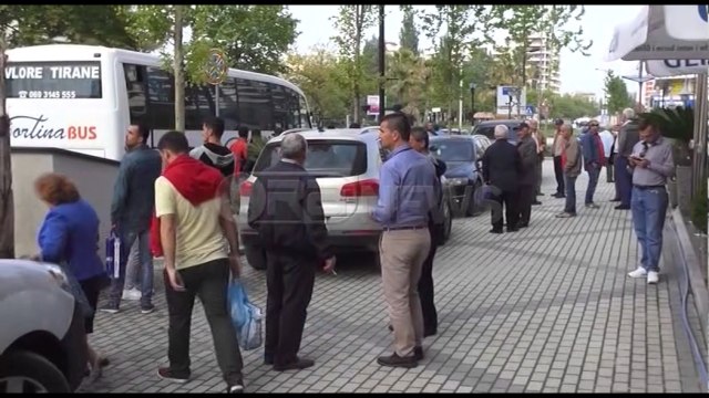Ora News - Protesta e opozitës, protestuesit nga Vlora nisen drejt Tiranës